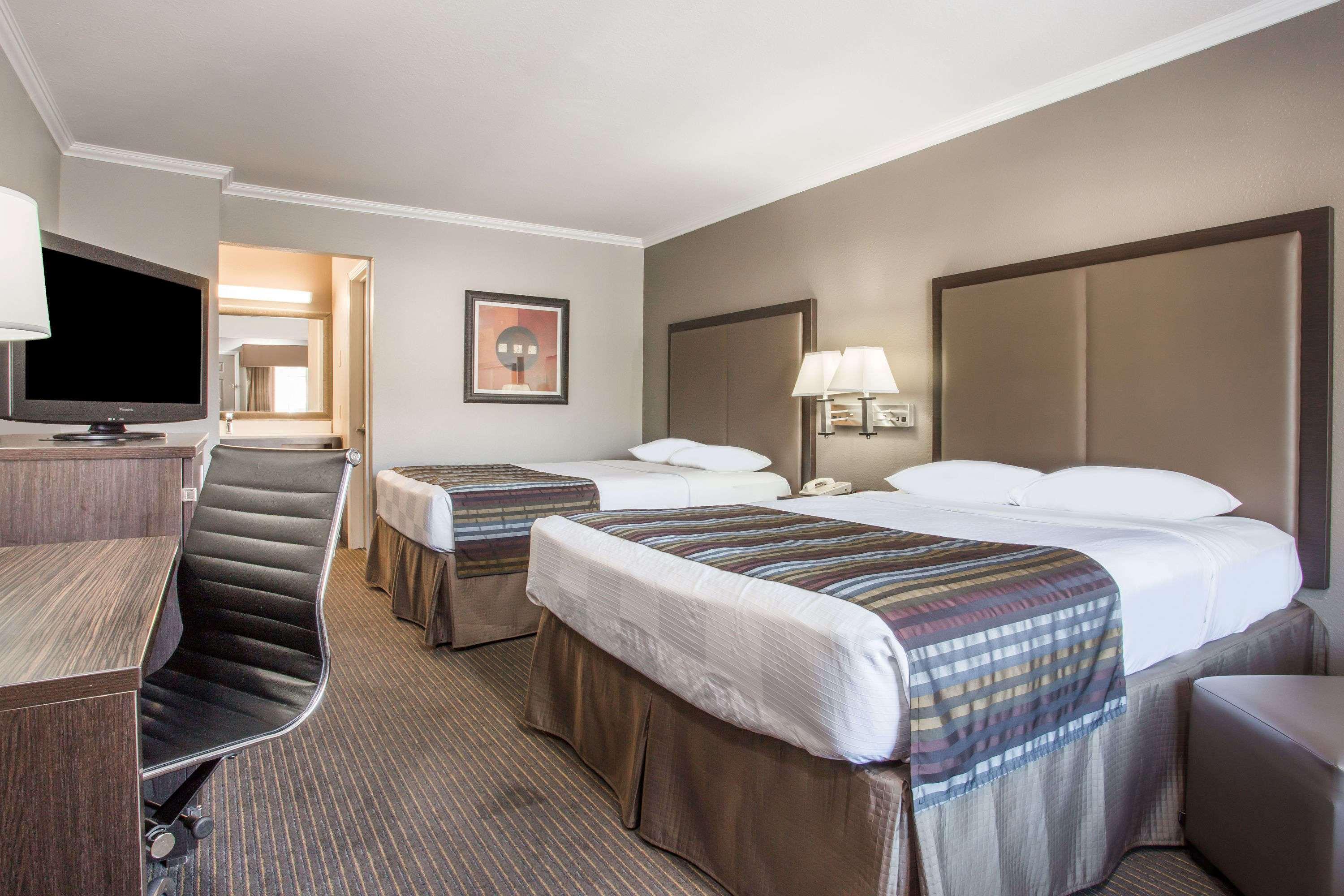 Super 8 By Wyndham Mountain View Motel Buitenkant foto